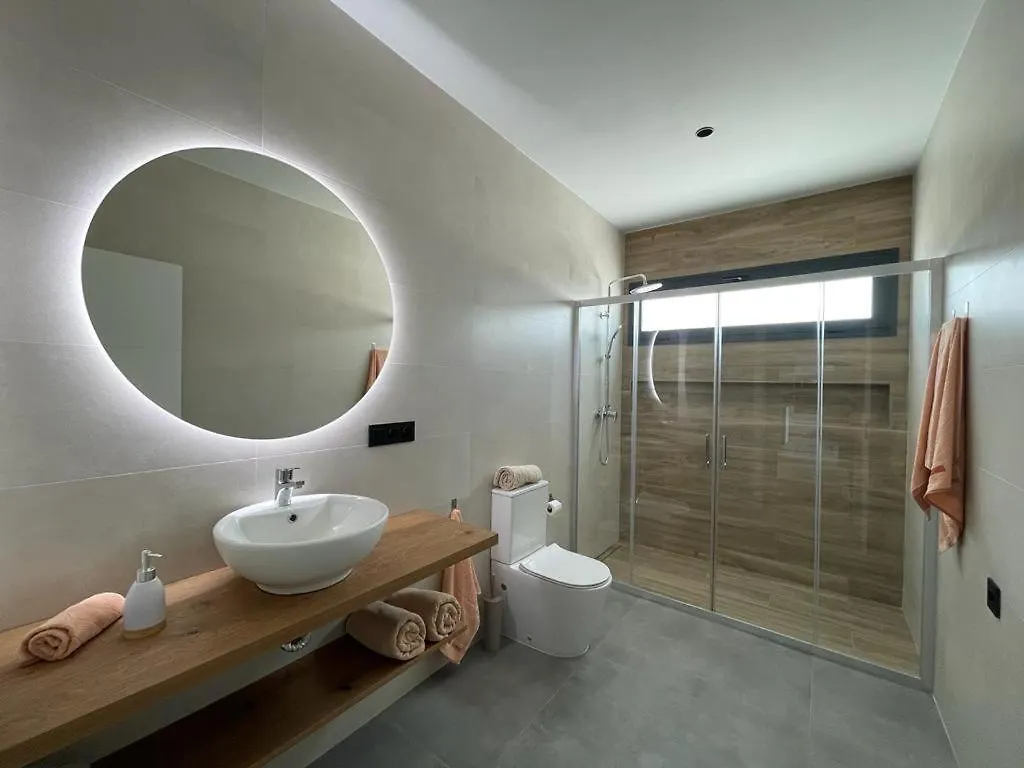 Villa De Aras Lucena 0*,